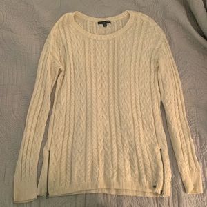 American Eagle White Sweater